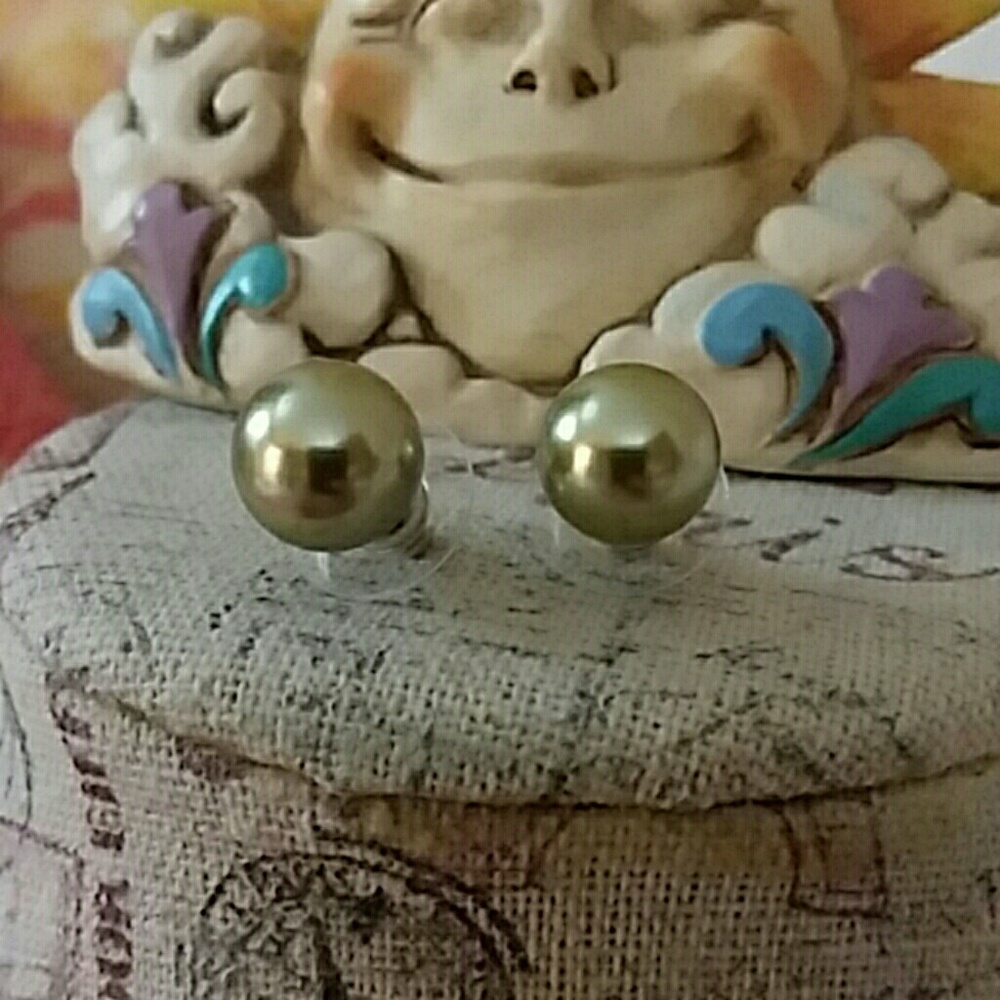 Kenneth Jay Lane Pearl Earrings (NWOT)